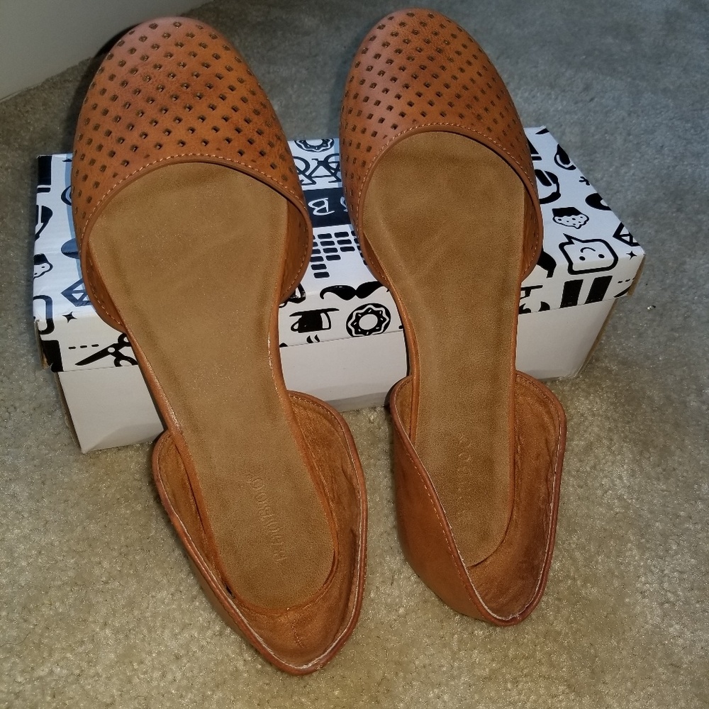 Flat shoes